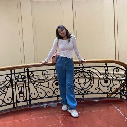 juweellry's profile picture. ad astra, per aspera