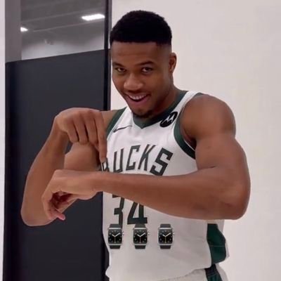 Fan de Giannis 🏀/ Viuda de Jrue Holiday / San Fransisco 49ers 🏈/ Un Men que le gustan los eSports 🎮