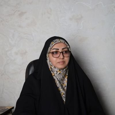 دختر/ همسر/مادر/کارمند/زنی که تلاش میکنه در عرصه سیاست و جامعه تأثیرگذار باشه