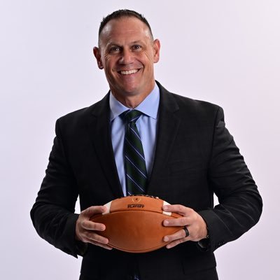 Analyst for @ESPNCFB - @UMassAthletics @UMassFootball Hall of Famer - Former NFL RB - Retired Police Detective - #Flagship🚩 Pod @UMassCommand - God & Family