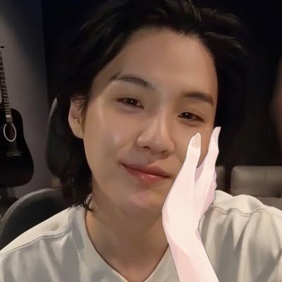 Tch_t_'s profile picture. люблю BTS и выкладываю рисуночки, на этом всё , спасибК