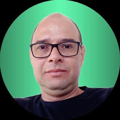 Bacharel em Direito
/ Pernambucano
/ Católico