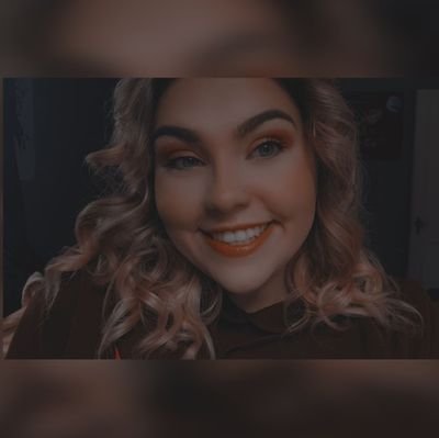 We vibin'🤙🏻
Feel Free to Follow on twitch 🎮 MissBananaMomma