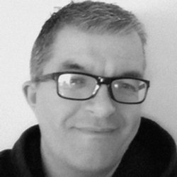 Editor for various video games media. Author for Omaké Books (Génération SEGA) and Pix'n Love (L'Histoire de Rare). Married... with children.