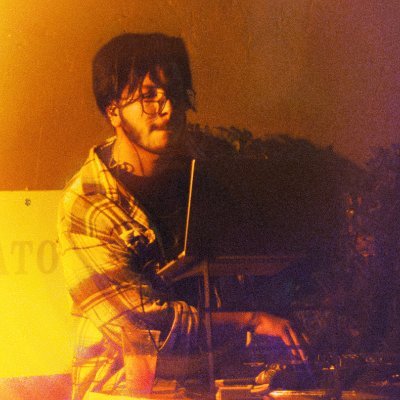 Host del podcast Amigo Nostálgico 🎙️ | Streamer 🖥️ | Me gusta la tecnología | ⤵️Redes sociales y podcast