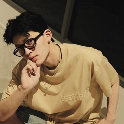 Phunsawat03's profile picture. YOLO