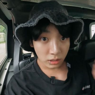 ⠀⠀ ⠀⠀⠀jungkook e eu ouvindo chase atlantic ⠀⠀ ⠀⠀⠀⠀ ⠀⠀ ⠀⠀⠀