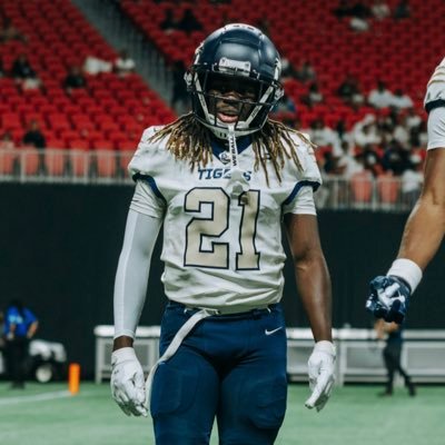 Track/DB Douglas County Class of 2025 5'9 165Ibs @CoachJTW @RecruitGeorgia Bench 250, Squat 410, Power Clean 270, 40 time - 4.37