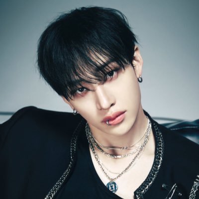 Sngminssweetiee's profile picture. she/her🧍‍♀️ ‘98 liner  🖤🫶🏻 TTATH #1 fan lets be moots (not u tho,minors)(ot8, obviously)