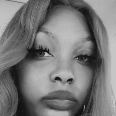 Elegance, energy, and control. A woman of value attracts only the generous. DMs open for the obedient only 💋$Moanlesi3b( C/A )