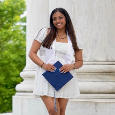 MsPatel_'s profile picture. middle school science teacher 🧬