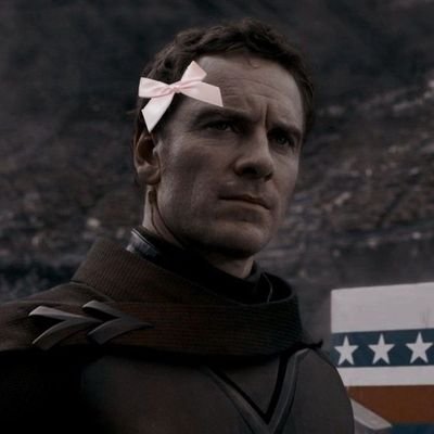 emo & kawaii !! transmasc gay 🎧 charles francis xavier irl if he was a autistic teenager