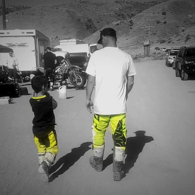 208jcup211man's profile picture. idk
Play music, Ride dirtbikes, live life!

 👍