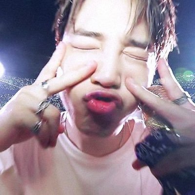 wtfjhoseok's profile picture. 97 line / ENFJ / army ot7💜