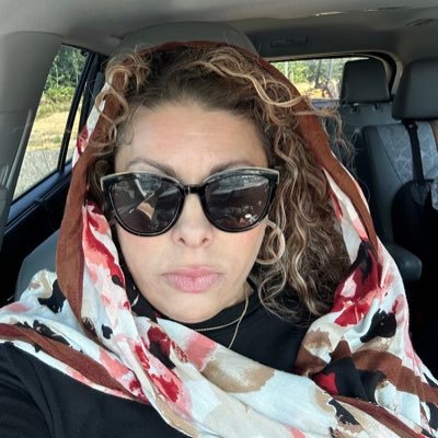 Mama👩👧👧Former Publicist✍️Progressive💙
Scottish Lady 🏴Tech Mktr💻Recovering NYer🗽Reality TV Lover📺Pop Culturist🍿Anxious😩