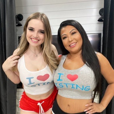 TiffanySandersk's profile picture. https://t.co/xiDYuElbXT