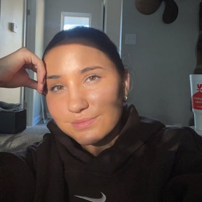 cnichole7117's profile picture. 