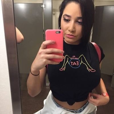 taraysar45295's profile picture. 