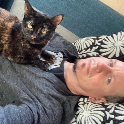 Publisher @TenebrousPress. Shirley Jackson Award-nominated Editor. Writer/Artist/He/Him. THIS PAGE IS NOT MONITORED, SEE PINNED TWEET.