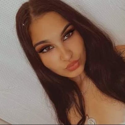 MichelleRose009's profile picture. please follow me I lost my account