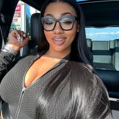 keichia893568's profile picture. Keichia 🌙 | Soft soul bold spirit Collecting moments not things Here for good energy & golden days ✨