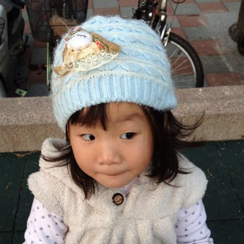 emilzahaw's profile picture. 