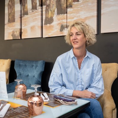 #Chroniqueuse @bfmtoulonvar Rédactrice du blog https://t.co/5QUNhoV3Ml Communicante #food #Var