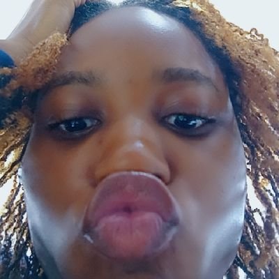 favoronojodofia's profile picture. woman | feminist | unhinged | experimenting with wild thoughts