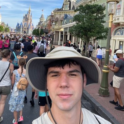 TylerWiedwald's profile picture. 20 year old investor
$QXO $GAME $OPEN  not financial advice 
sub to the YT: https://t.co/0RwdDXw3vS