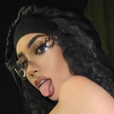 Rania_rxn's profile picture. Tout ce que je désire, je l’obtiens.🥱