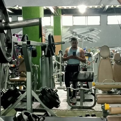 VikHugo2's profile picture. El comienzo de una nueva historia a empezado :-\^_^:-*