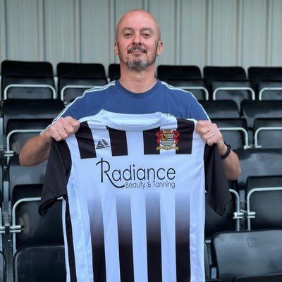 Father, Gaffer, Coach. UEFA B. FA Youth Award. Coaching Teams, Schools and 1to1s. DM for availability | @molesey_fc First Team Manager