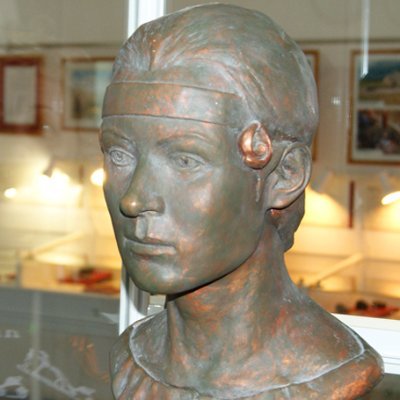 brakaponter's profile picture. Si nescis et loqueris, stultus es, et cum scis, saepe melius est quiescere.