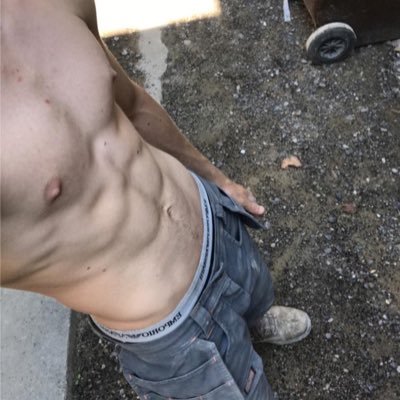 Lb011305's profile picture. https://t.co/19Gc9DcCPp