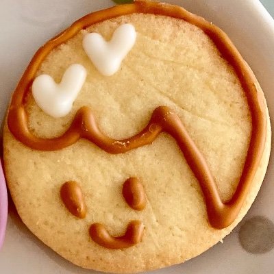 いにしえのオタク 成人済
現代短歌/ztmy/女児アニメ/ボカロ/🍨💙/🫐❤️🩹
支部https://t.co/LZ5ylGLeEI
カクヨム(ふらっと短歌)https://t.co/D1TMtVloGT