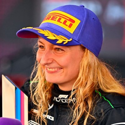 ❥ she/her ⭐⭐⭐ 🇦🇷 ✧ 🇵🇸 | women in motorsports or riot