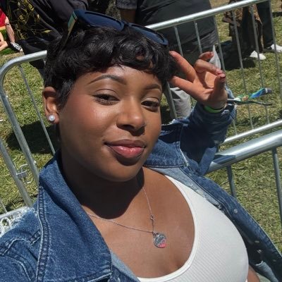 26💛Columbia 🌻IG: somewherewith_x 🌞 Licensed Esthetician 🧖🏽♀️