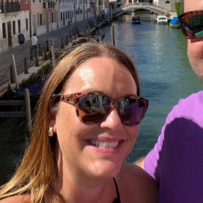 wife | girl mom x2 | middle school teacher | bibliophile | wishes I was somewhere on the water