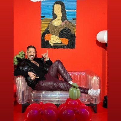 Fadzeanforward's profile picture. Bearded Branding man. A tall and hairy Brit recently returned from the desert to restart life in London. He/Him/It (when hungover) شرموطة