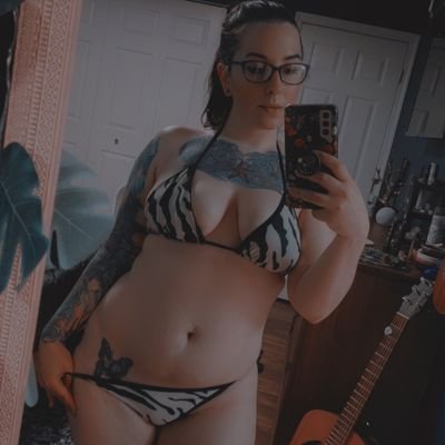 _XenoQueen's profile picture. 18+ Cosplayer 
Twitch Streamer 🎮
Destroyer of panties and cupcakes