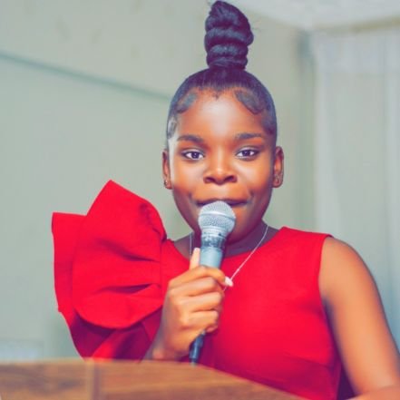 Journaliste
Maîtresse de cérémonie
Présentatrice de L'émission Le Savoir Show
Entrepreneur
Haïtienne et fière de ma culture noire 💥🥰