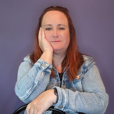 I am a ghostwriter, digital content creator, and an audiologist. I can help you connect to your customers.