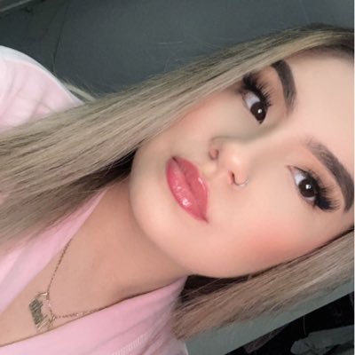 Lisettee08's profile picture. dgo 🦂