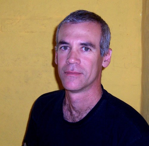 Profesor de Educación Física y Entrenador de Fútbol (ISEF).