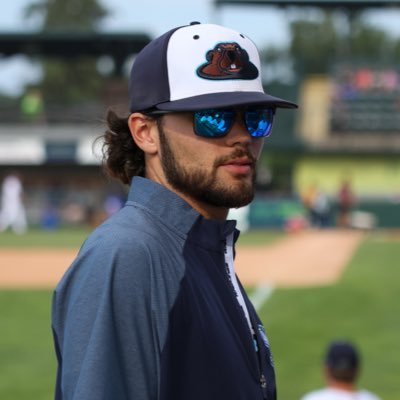 Director of Operations @jbaclutch l Be where your feet are
