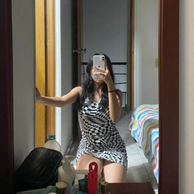 iamnotsof's profile picture. patológicamente disociadora y amante de los atardeceres