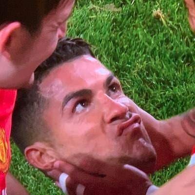 página dedicada a Premier League com notícias e memes.