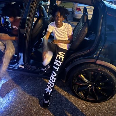 LaHot762x's profile picture. 26.13.6