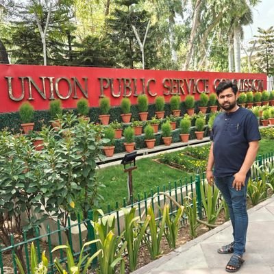 क्षत्रिय वही ,जिसमें भरी हो निर्भयता की आग,
सबसे श्रेष्ठ ब्राह्मण वही, जिसमें हो तप और त्याग।।