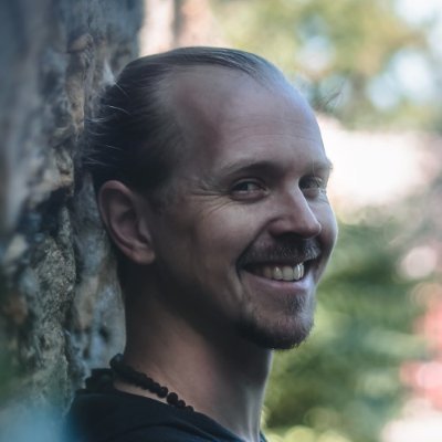 🇬🇧 🇫🇷 Actor, Voice Talent🎙️Voice Director
#kcd2 #dofus #waven #engard #akimbot #road96
Player & DM 🎲 Rôle'N Play
☀️World Wonderer 🕉️ Inner Explorer